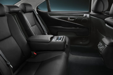 Lexus LS 460 L AWD Interior